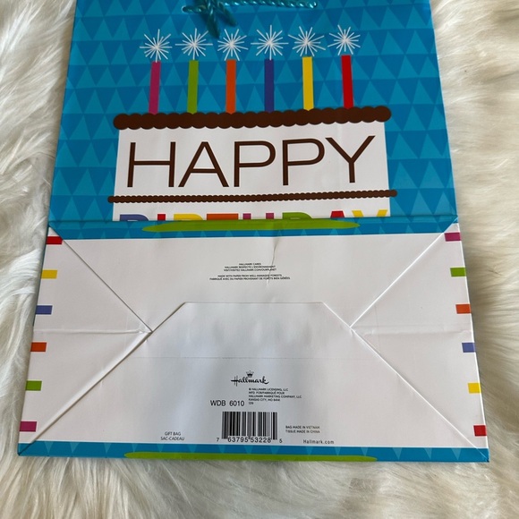 🧡10/$10 Colorful Birthday gift bag - Picture 2 of 3